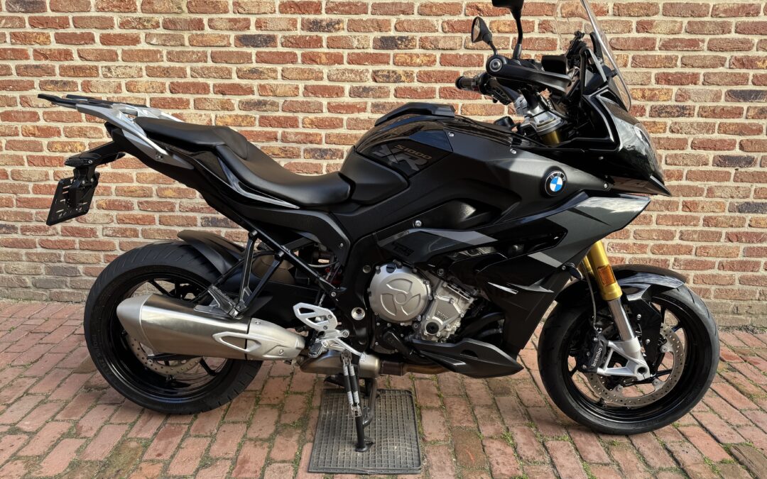GERESERVEERD BMW S1000XR triple black 2019 €12950