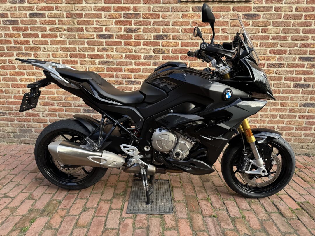 BMW S1000XR triple black 2019 €13350