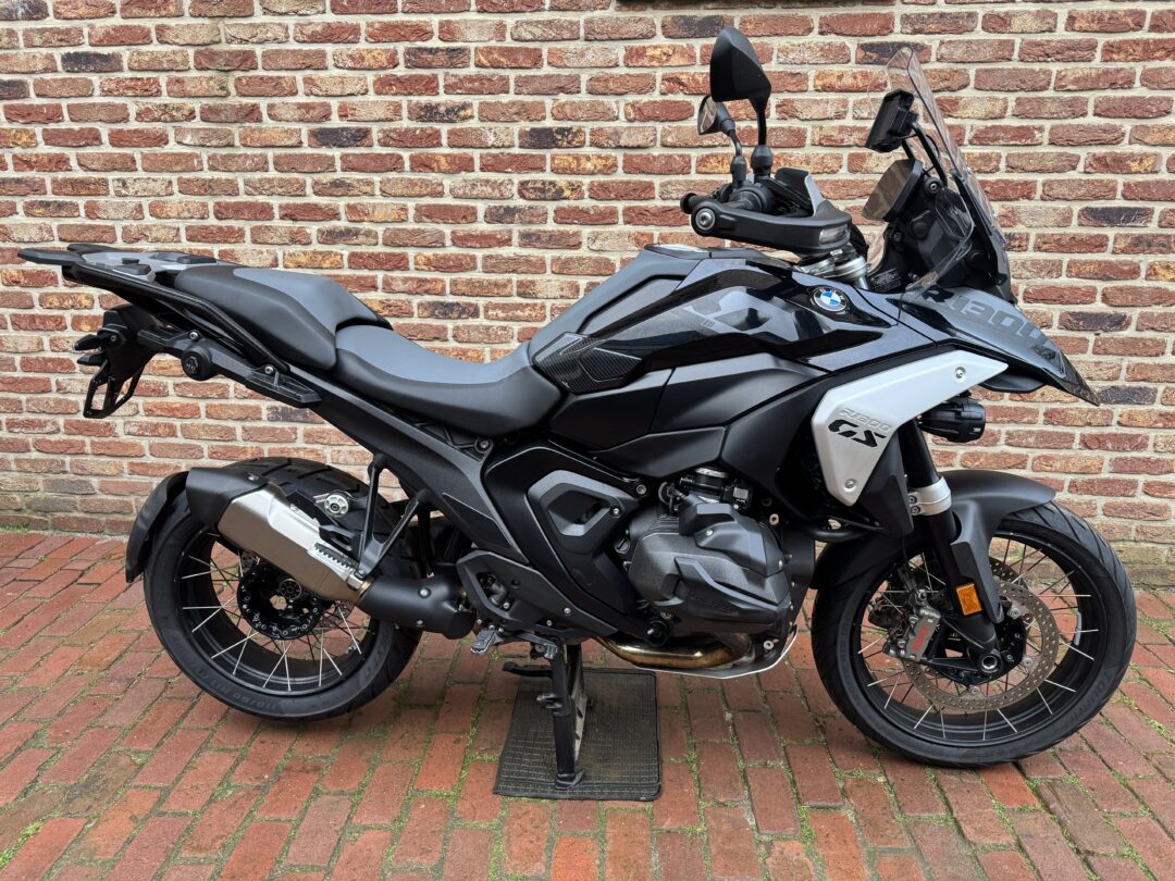 VERKOCHT BMW R1300gs triple black 2024 bomvol €22450