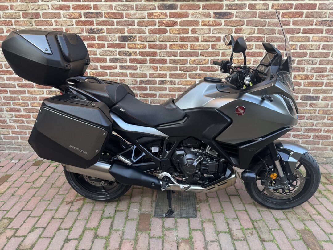 Honda NT1100 dct 2023 €12950