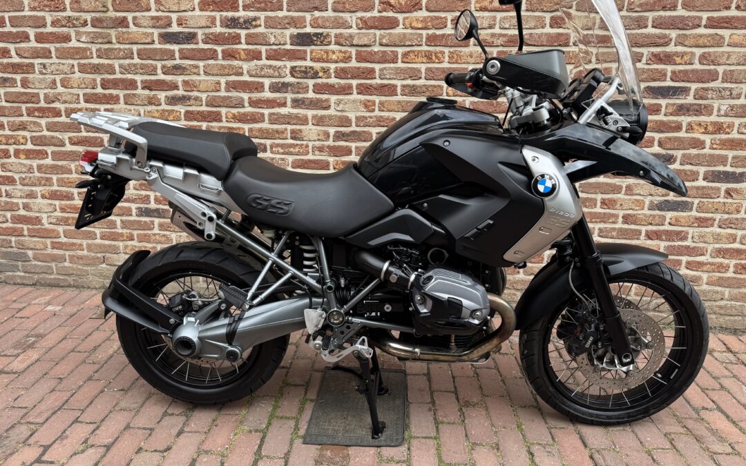 GERESERVEERD BMW R1200gs triple black   dohc  2011 €8550